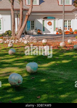 Rappresentazione di una tipica casa americana in un villaggio di zucche Foto Stock