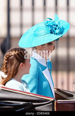 REVISIONE PA DELL'ANNO 2025. Foto del file datata 14/06/25: La Principessa Carlotta e la Principessa di Galles lasciano Buckingham Palace prima della cerimonia di Trooping the Colour nel centro di Londra. Data di pubblicazione: Lunedì 15 dicembre 2025. Foto Stock