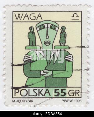 POLONIA — 1996 giugno 10: 55 francobollo verde e giallo grosz raffigurante i segni dello zodiaco: La bilancia (♎︎) è il settimo segno astrologico dello zodiaco. Si estende tra 180° e 210° di longitudine celeste. Il Sole transita questo segno in media tra il 23 settembre e il 23 ottobre. Il simbolo delle scale si basa sulle scale di giustizia detenute da THEMIS, la personificazione greca della legge divina e dell'usanza. Divenne l'ispirazione per le rappresentazioni moderne di Lady Justice. Il pianeta dominante della Libra è Venere insieme a Toro. Libra è l'unico segno zodiaco rappresentato da un oggetto Foto Stock