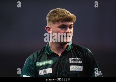Alexandra Palace, Londra, Regno Unito. 15 dicembre 2025. 2025 PDC Paddy Power World Darts Championship Day Five; Charlie Manby Credit: Action Plus Sports/Alamy Live News Foto Stock