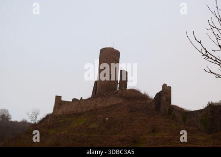 Löwenburg sopra Monreal in inverno Foto Stock