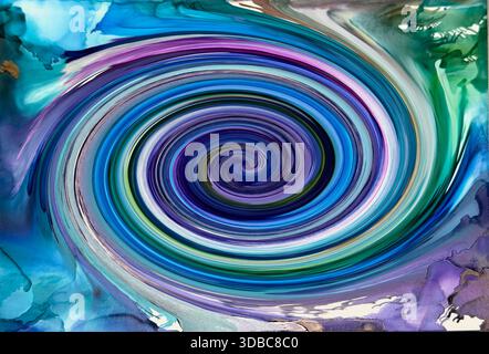 Illustrazione digitale astratta realizzata con una varietà di inchiostri blu, verdi, viola e magenta alcolici e lega metallica d'argento, ruotati insieme Foto Stock