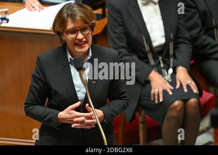 Parigi, Francia. 16 dicembre 2025. Annie Genevard, Ministro dell'Agricoltura, dell'Agricoltura e della sovranità alimentare, durante la sessione del QAG presso l'Assemblea nazionale del 16 dicembre 2025. - 16/12/2025 - Francia/Ile-de-France (regione)/Parigi - Julien Mattia/le Pictorium credito: LE PICTORIUM/Alamy Live News Foto Stock