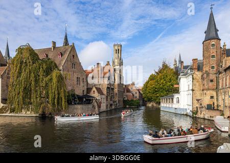 Vista dal Rozenhoedkaai (banchina del Rosario), Bruges, Belgio Foto Stock