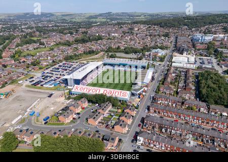 Vista aerea del Boundary Park, sede dell'Oldham Athletic Football Club, Oldham, Greater Manchester, Regno Unito. Foto Stock
