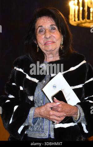 Monaco di Baviera, Germania. 17 dicembre 2025. Regine Sixt partecipa al 30. BMW Advents-Benefit-Concert a Residenz il 16 dicembre 2025 a Monaco di Baviera, Germania crediti: Ralph Metzger/Alamy Live News Foto Stock