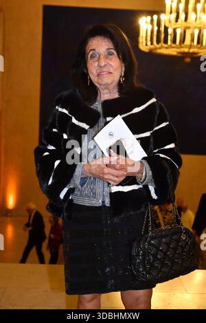 Monaco di Baviera, Germania. 17 dicembre 2025. Regine Sixt partecipa al 30. BMW Advents-Benefit-Concert a Residenz il 16 dicembre 2025 a Monaco di Baviera, Germania crediti: Ralph Metzger/Alamy Live News Foto Stock