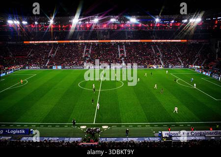 LEVERKUSEN, GERMANIA - 13 DICEMBRE 2025: - Bundesliga match Bayer 04 Leverkusen vs 1.FC Koeln al BayArena. Foto Stock
