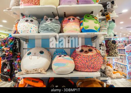 Ty Squish-A-Boos peluche in esposizione, centro commerciale Forum, Istanbul, Turchia Foto Stock