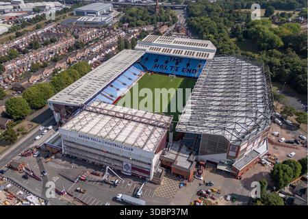 Vista aerea di Villa Park, sede dell'Aston Villa Football Club della English Premier League, Aston, Birmingham, Regno Unito. Foto Stock