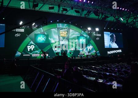 Londra, Regno Unito. 17 dicembre 2025. Una vista generale di Alexandra Palace durante il PDC Paddy Power World Darts Championship ad Alexandra Palace, Londra, Inghilterra il 17 dicembre 2025 Credit: Dylan Hepworth/Every Second Media Credit: Every Second Media/Alamy Live News Foto Stock