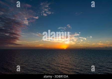 Tramonto, vista dalla nave da crociera su Miami, Florida, USA, Nord America Foto Stock