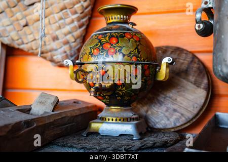 Samovar vintage, tradizionale cultura russa del tè Foto Stock