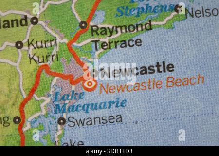 Newcastle - New South Wales (NSW), Australia color atlas mappa della città e nome della zona Foto Stock