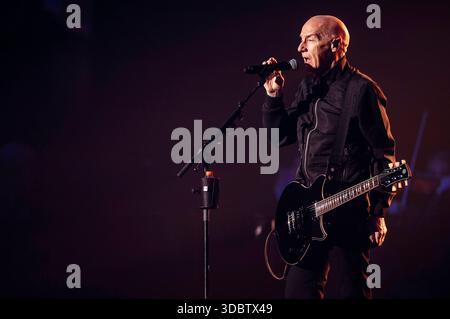 Midge Ure Live bei der 40. La notte dei Proms 2025 a der Messehalle. Erfurt, 16.12.2025 Foto Stock