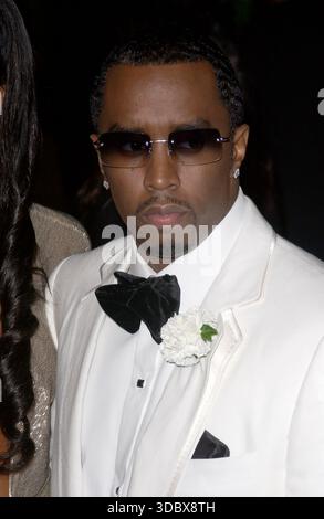 WEST HOLLYWOOD, CALIFORNIA, USA: Sean 'Diddy' Combs partecipa alla Vanity Fair Oscar Night Party al Morton's di West Hollywood, California, il 28 febbraio 2005. © Lee Roth / Roth Stock Archives Foto Stock