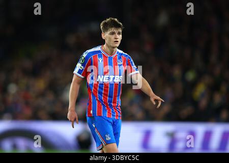 LONDRA, Regno Unito - 18 dicembre 2025: Justin Devenny del Crystal Palace durante la partita di fase della UEFA Conference League tra il Crystal Palace FC e KuPS Kuopio al Selhurst Park (credito: Craig Mercer/ Alamy Live News) Foto Stock