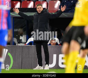 Londra, Regno Unito. 18 dicembre 2025. Crystal Palace V KuPS - UEFA Conference League - Selhurst Park. Oliver Glasner, direttore del Crystal Palace. Crediti immagine: Mark Pain / Alamy Live News Foto Stock