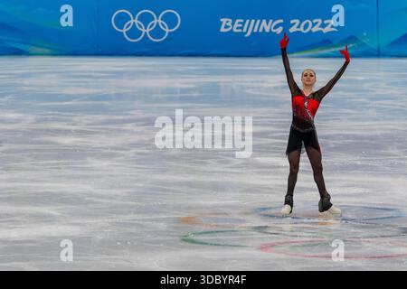 Kamila VALIEVA (ROC) gareggia al Capital Indoor Stadium durante le Olimpiadi invernali di Pechino 2022 a Pechino, Hebei, in Cina Foto Stock