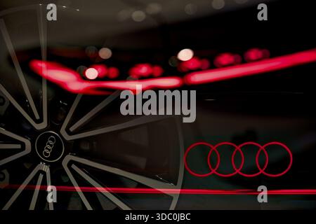 Dettagli VW, Audi automobilistica, logo Audi emblema, Audi A6 e-Tron, Audi eVehicle, dettagli dell'auto l'uno nell'altro, bella composizione dell'immagine dettagli dell'auto, Audi Foto Stock