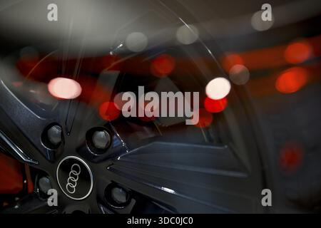 Dettagli VW, Audi automobilistica, logo Audi emblema, Audi A6 e-Tron, Audi eVehicle, dettagli dell'auto l'uno nell'altro, bella composizione dell'immagine dettagli dell'auto, Audi Foto Stock