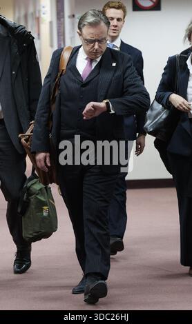 Bruxelles, Belgio. 19 dicembre 2025. Il primo ministro belga Bart De Wever nella foto, dopo un vertice dei capi di Stato e di governo dell'Unione europea (18-19 dicembre), tenutosi a Bruxelles giovedì 18 dicembre 2025. BELGA FOTO NICOLAS MAETERLINCK credito: Belga News Agency/Alamy Live News Foto Stock