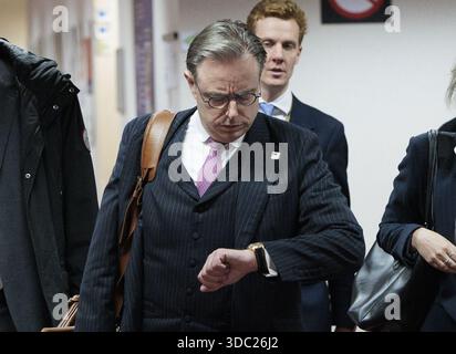 Bruxelles, Belgio. 19 dicembre 2025. Il primo ministro belga Bart De Wever nella foto, dopo un vertice dei capi di Stato e di governo dell'Unione europea (18-19 dicembre), tenutosi a Bruxelles giovedì 18 dicembre 2025. BELGA FOTO NICOLAS MAETERLINCK credito: Belga News Agency/Alamy Live News Foto Stock