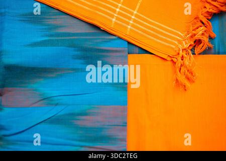 Tessuto kameez in cotone di alta qualità con motivi tradizionali indiani Foto Stock