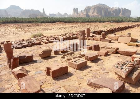 Medio Oriente, Arabia Saudita, Medina, al-Ula. Rovine presso il centro visitatori di Dadan, sito di un antico regno Foto Stock