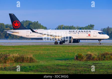 Montreal, Canada - 24 settembre 2025: Air Canda A220 Foto Stock