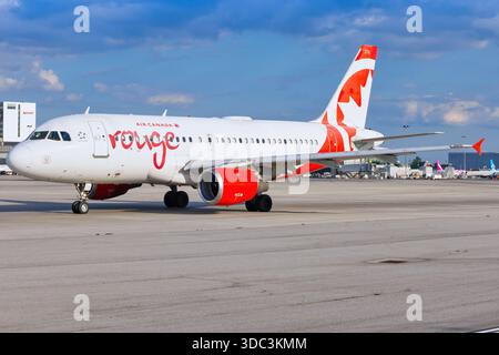Montreal, Canada - 24 settembre 2025: Air Rouge A320 Foto Stock