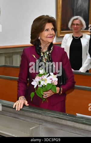 Stoccolma, Sverige. 19 dicembre 2025. STOCCOLMA, SVERIGE 20251219la regina Silvia partecipa ad un concerto giubilare presso la Chiesa di Finlandia a Stoccolma, Svezia, 19 dicembre 2025 per celebrare il 300° anniversario della parrocchia. Foto: Claudio Bresciani/TT/Kod 10090 crediti: TT News Agency/Alamy Live News Foto Stock