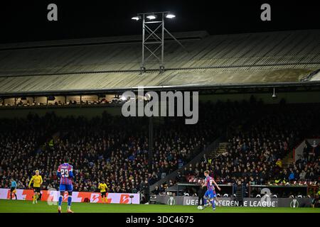 Londra, Regno Unito. 18 dicembre 2025. Durante il match di fase MD6 della UEFA Conference League 2025/26 tra Crystal Palace FC e KuPS Kuopio al Selhurst Park il 18 dicembre 2025 a Londra, Inghilterra. Credito: SPP Sport Press Photo. /Alamy Live News Foto Stock