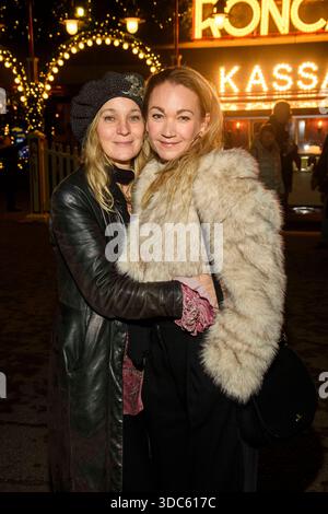 abb: Jeanette Hain e Lisa Maria Potthoff Schauspielerinnen zu gast bei der Premiere des 21. Roncalli Weihnachtscircus im Tempodrom Berlin, AM 19.12.2025 a Berlino Berlino Berlino Deutschland *** abb Jeanette Hain e Lisa Maria Potthoff attrici alla prima del 21 Roncalli WeihnachtsCircus al Tempodrom Berlin, il 19 12 2025 a Berlino Berlino Germania Foto Stock