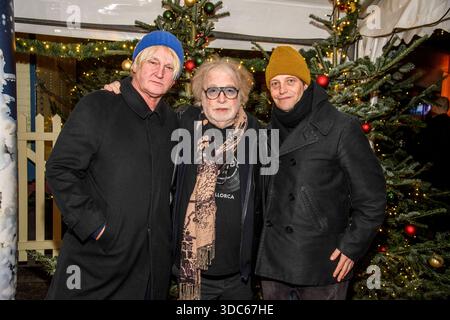 abb: August Diehl, Detlev Buck und Bernhard Paul zu gast bei der Premiere des 21. Roncalli Weihnachtscircus im Tempodrom Berlin, AM 19.12.2025 Berlin Deutschland *** abb August Diehl, Detlev Buck e Bernhard Paul come ospiti alla prima del 21 Roncalli WeihnachtsCircus al Tempodrom Berlin, il 19 12 2025 a Berlino Berlino Germania Foto Stock