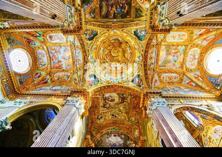 Vista interna della Basilica della Santissima Annunziata del Vastato a Genova, nell'Italia settentrionale l'8 settembre 2016. Foto Stock