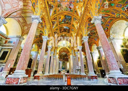 Vista interna della Basilica della Santissima Annunziata del Vastato a Genova, nell'Italia settentrionale l'8 settembre 2016. Foto Stock
