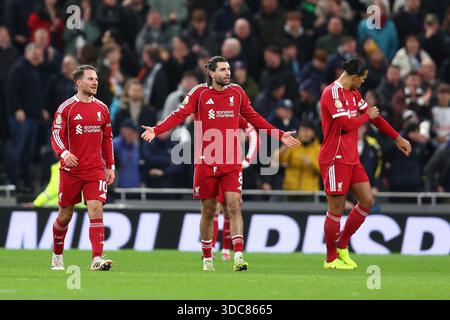 Londra, Regno Unito. 20 dicembre 2025. Dominik Szoboszlai (C) del Liverpool reagisce dopo che Richarlison (non nella foto) del Tottenham Hotspur segna 2-1 punti durante la partita Tottenham Hotspur vs Liverpool Premier League al Tottenham Hotspur Stadium di Londra. Il credito per immagini dovrebbe essere: Paul Terry/Sportimage Credit: Sportimage Ltd/Alamy Live News Foto Stock