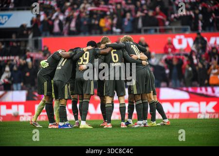 COLONIA, GERMANIA - 20 DICEMBRE 2025: - 1. Bundesliga match 1.FC Koeln vs 1. FC Union Berlin al Rhein energie Stadion. Foto Stock