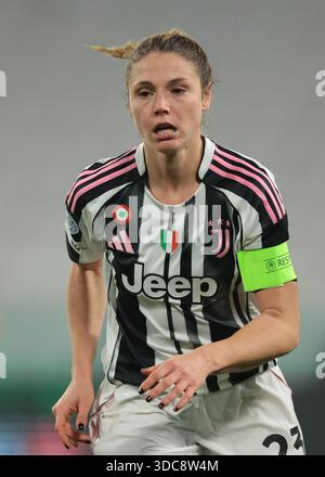 Torino, Italia, 17 dicembre 2025. Cecilia Salvai della Juventus durante la partita Juventus Women vs Manchester United Women UEFA Womens Champions League allo Juventus Stadium di Torino. Il credito immagine dovrebbe essere: Jonathan Moscrop / Sportimage Foto Stock