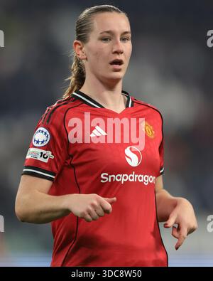 Torino, Italia, 17 dicembre 2025. Elisabeth Terland del Manchester United durante la partita Juventus Women vs Manchester United Women UEFA Women Champions League allo Juventus Stadium di Torino. Il credito immagine dovrebbe essere: Jonathan Moscrop / Sportimage Foto Stock