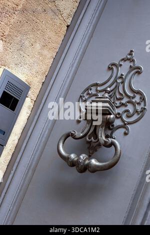 Battitoio e tastiera in bronzo Foto Stock