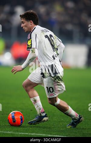 Kenan Yildiz della Juventus FC in azione durante la partita di calcio di serie A tra Juventus FC e AS Roma. Foto Stock