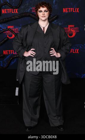 (FILE) Stranger Things 5 Vol. 2 pubblicherà tre nuovi episodi a Natale (giovedì 25 dicembre 2025) e Vol. 3 - l'episodio finale a Capodanno (mercoledì 31 dicembre 2025). HOLLYWOOD, LOS ANGELES, CALIFORNIA, USA - 06 NOVEMBRE: L'attrice americana Shannon Purser arriva alla premiere di Los Angeles della quinta stagione di Netflix "Stranger Things", tenutasi al TCL Chinese Theatre IMAX il 6 novembre 2025 a Hollywood, Los Angeles, California, Stati Uniti. (Foto di Xavier Collin/Image Press Agency) Foto Stock