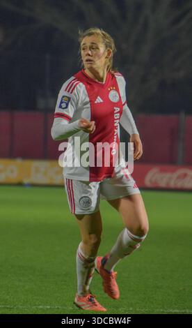 Amsterdam, Paesi Bassi. 21 dicembre 2025. Joelle Smits (10 Ajax) durante la partita tra Ajax e NAC donne a de Toekomst, Amsterdam, Paesi Bassi. Credito: SPP Sport Press Photo. /Alamy Live News Foto Stock