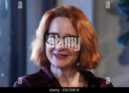 Mary-Ann Stephenson, la nuova presidente della Commissione per le pari e i diritti umani (EHRC), parla alla Press Association di Londra. La dottoressa Stephenson ha assunto il suo incarico di EHRC all'inizio di dicembre. Data foto: Mercoledì 17 dicembre 2025. Foto Stock