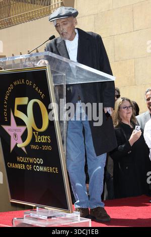 26 marzo 2010 - Hollywood, California - Dennis Hopper. Dennis Hopper è onorato con la 2; 403a stella sulla Hollywood Walk of Fame tenutasi su Hollywood Blvd. Credito fotografico: Kevan Brooks/AdMedia Foto Stock