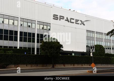 Vista esterna del quartier generale di SpaceX, situato in 1 Rocket Road, Hawthorne (LA County), California Foto Stock
