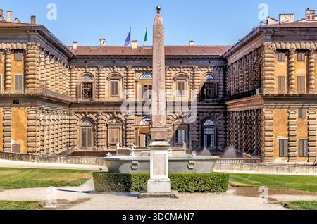 Cortile interno di Palazzo Pitti a Firenze, Toscana, Italia. Foto Stock
