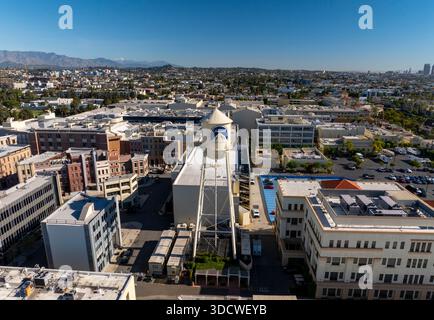 Los Angeles, California. USA: 2025 dicembre 9. Studio cinematografico. Paramount Pictures, gli Studios della Paramount Pictures. Serbatoio dell'acqua dell'antenna Foto Stock